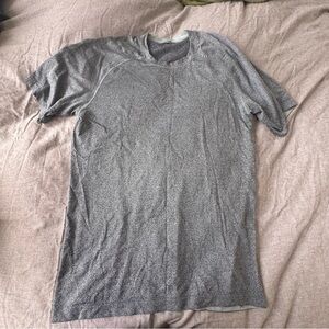 Lululemon men’s shirt